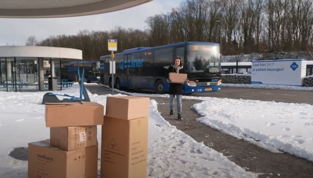 Kluizenwand in Drenthe voor het afhalen, verzenden en retourneren van pakketten