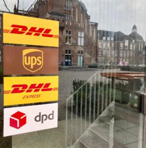 verschillende vervoerders dpd dhl express, ups , dhl ecommerce